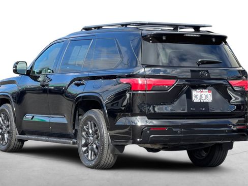 Used 2024 Toyota Sequoia Platinum image 4