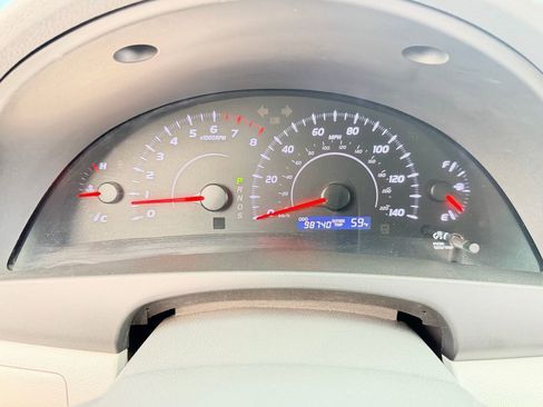 Used 2010 Toyota Camry LE image 23