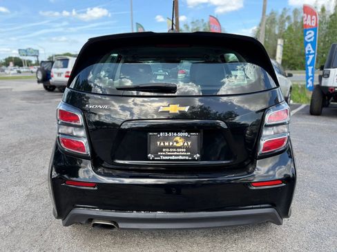 Used 2020 Chevrolet Sonic LT image 4