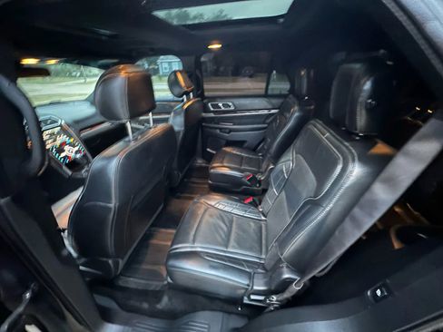 Used 2016 Ford Explorer Platinum image 16