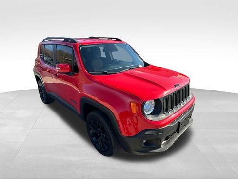 Used 2018 Jeep Renegade Altitude AWD/4WD image 7
