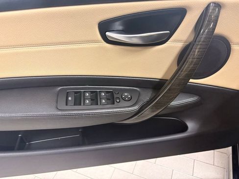 Used 2013 BMW 135i Convertible image 18