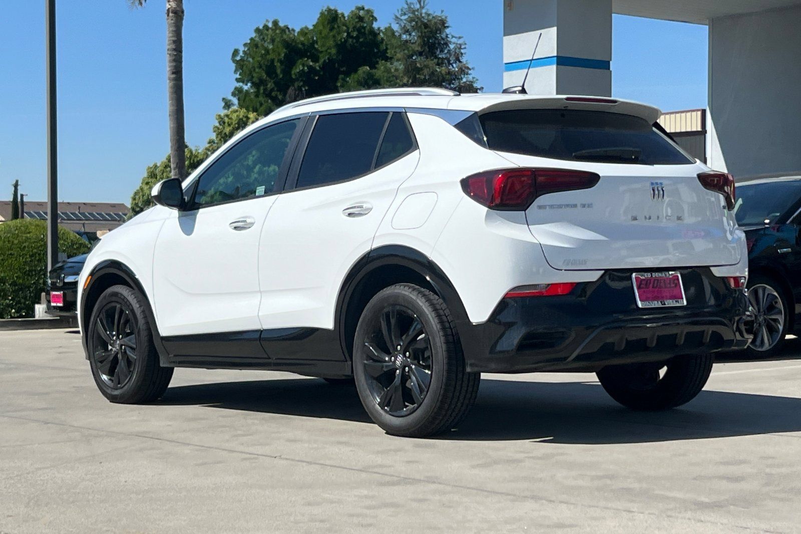 Used 2024 Buick Encore GX Sport Touring FWD image 7