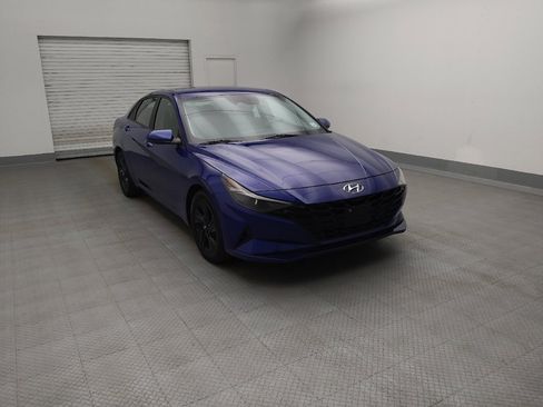 Used 2023 Hyundai Elantra SEL w/ Cargo Package image 13