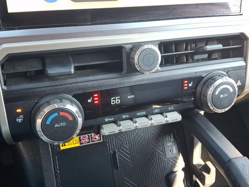 Used 2024 Toyota Tacoma TRD Off-Road w/ TRD Off Road Upgrade Package image 15