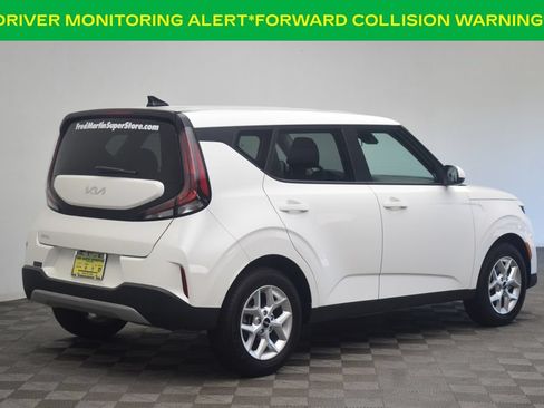 Used 2025 Kia Soul LX w/ LX Technology Package FWD image 7