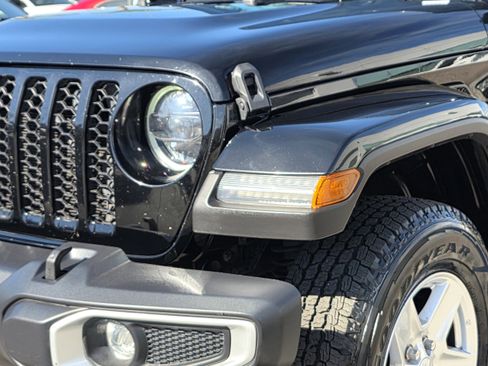 Certified 2023 Jeep Gladiator Sport image 8