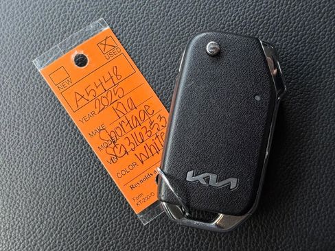 Certified 2025 Kia Sportage LX image 41