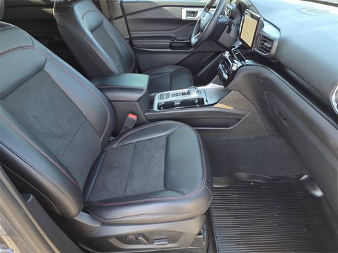 Used 2023 Ford Explorer ST-Line w/ Class IV Trailer Tow Package image 11