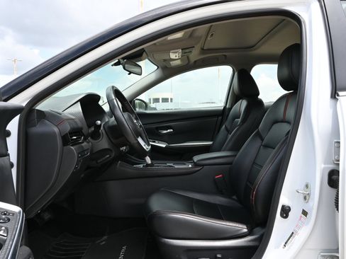 Used 2024 Nissan Sentra SR w/ SR Premium Package FWD image 19