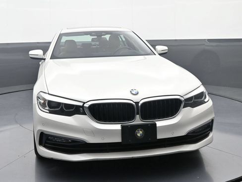 Used 2018 BMW 530i xDrive AWD/4WD image 2