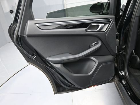 Certified 2023 Porsche Macan Turbo image 22