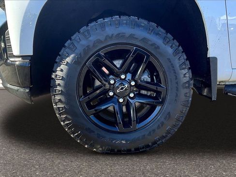 Used 2020 Chevrolet Silverado 1500 LT Trail Boss image 25