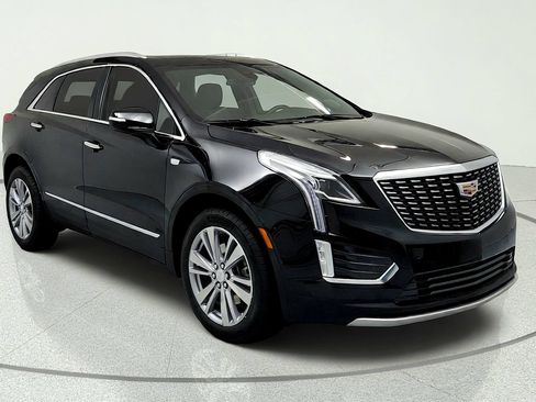 Certified 2024 Cadillac XT5 Premium Luxury w/ LPO, Floor Liner Package AWD/4WD image 7