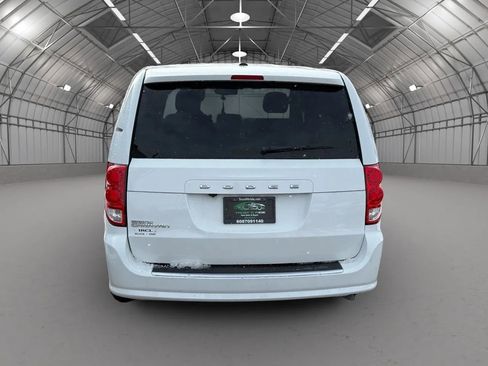 Used 2014 Dodge Grand Caravan SE image 6