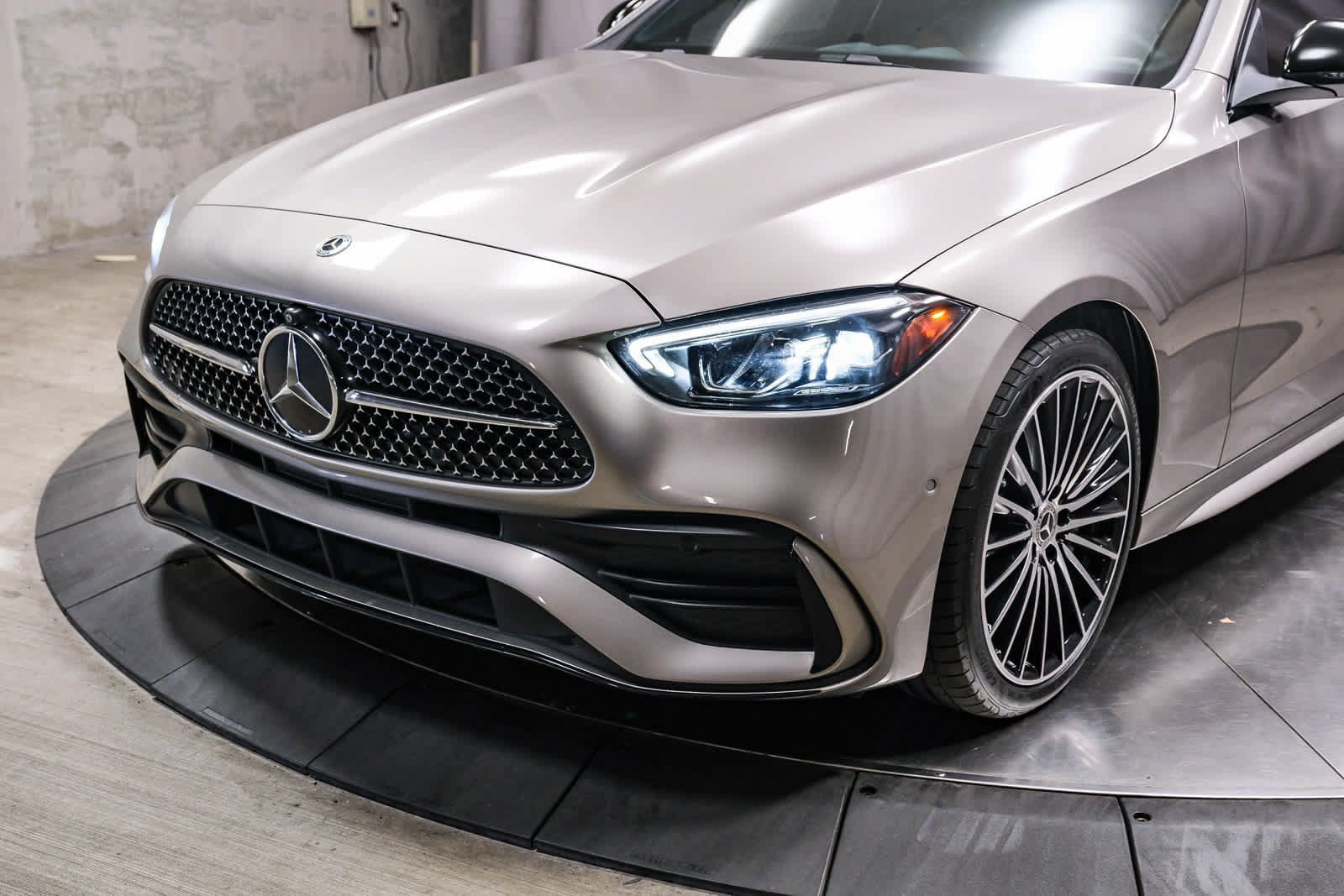 Used 2024 Mercedes-Benz C 300 Sedan image 11