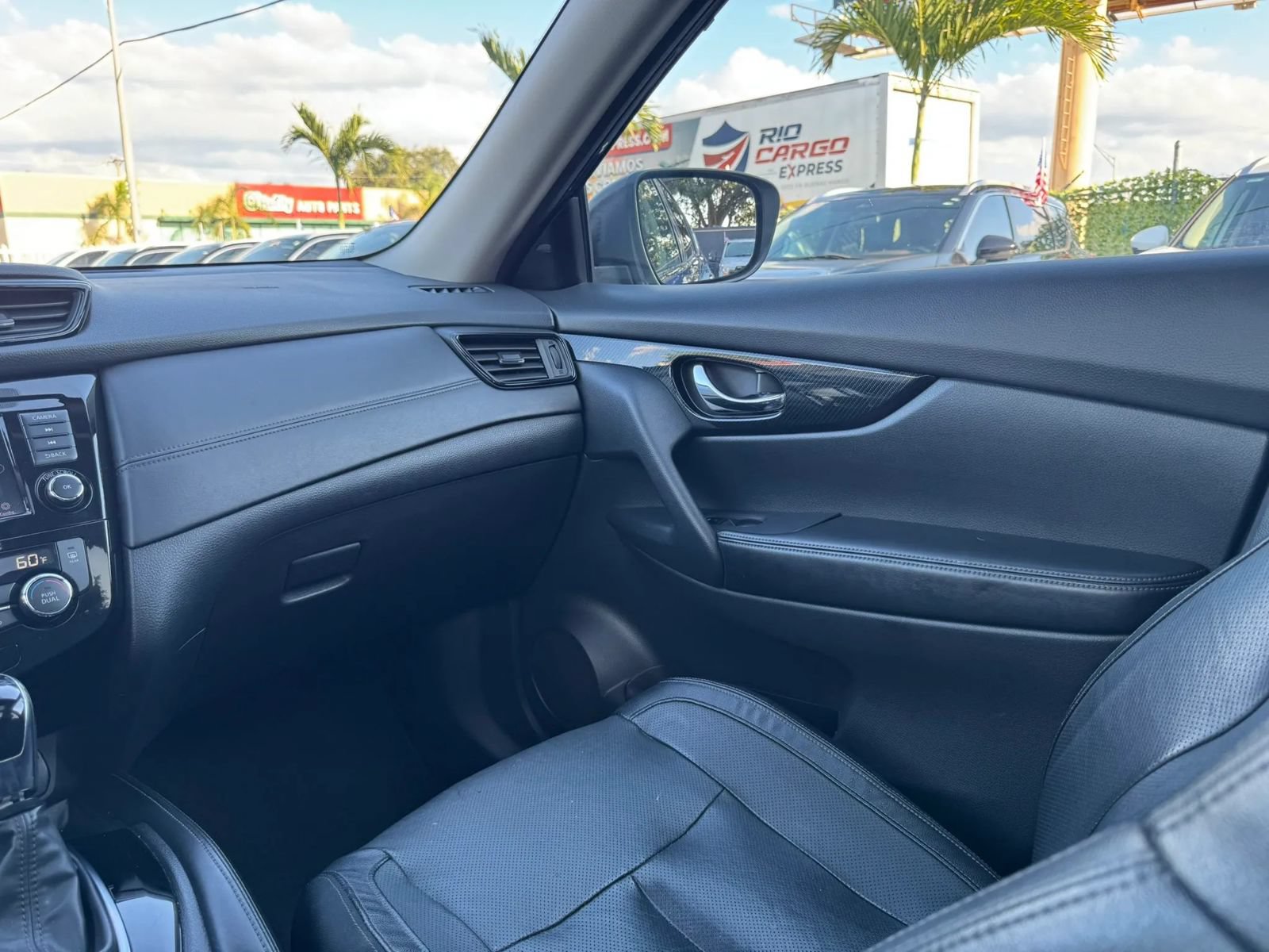 Used 2019 Nissan Rogue SL w/ Premium Package AWD/4WD image 16