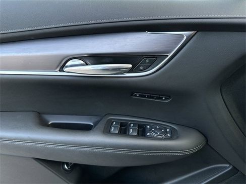 Certified 2023 Cadillac XT6 Luxury image 21