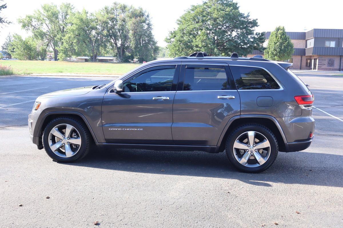 Used 2014 Jeep Grand Cherokee Overland w/ Advanced Technology Group AWD/4WD image 9