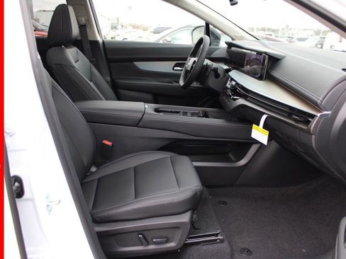 New 2025 Nissan Murano SL image 14