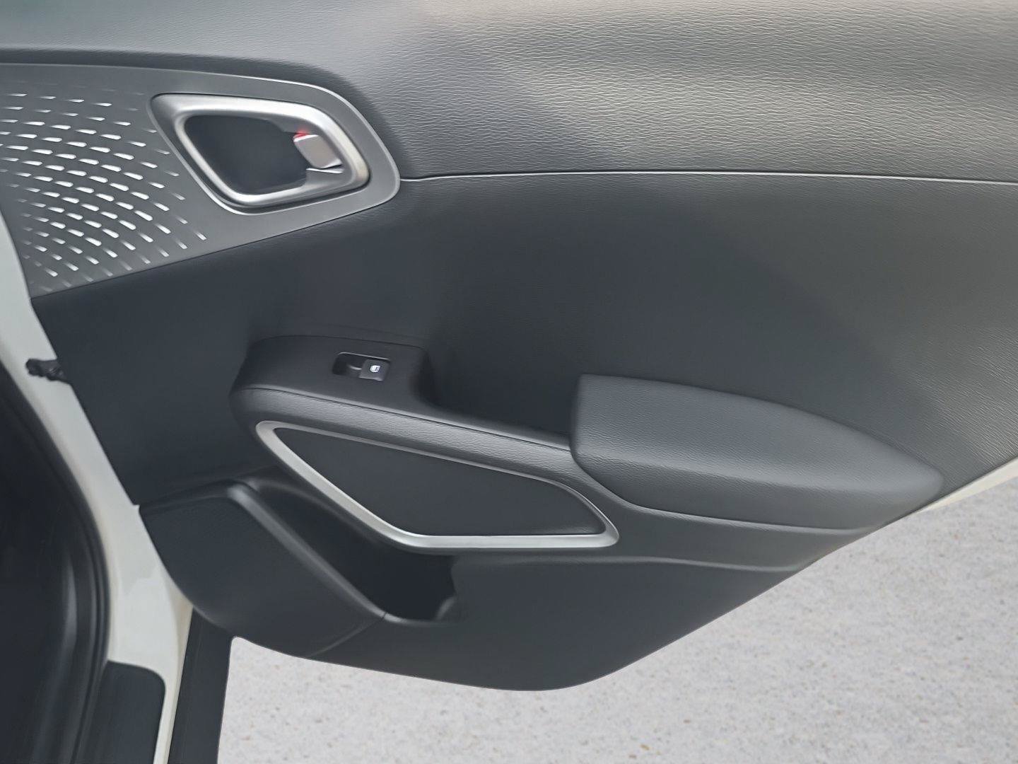 Used 2025 Kia Soul LX FWD image 26