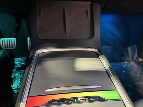 Used 2021 Tesla Model Y Performance image 31