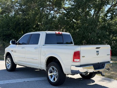 Used 2017 RAM 1500 Laramie w/ Convenience Group AWD/4WD image 4