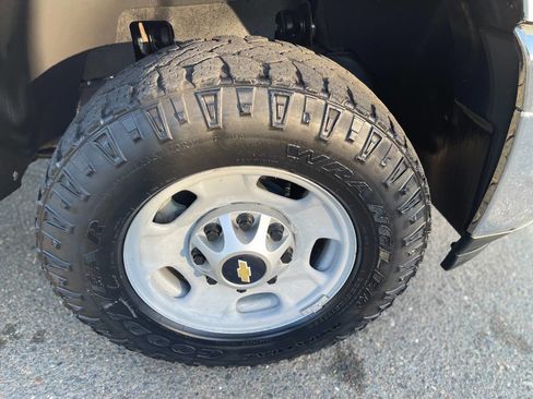 Used 2011 Chevrolet Silverado 2500 W/T image 47