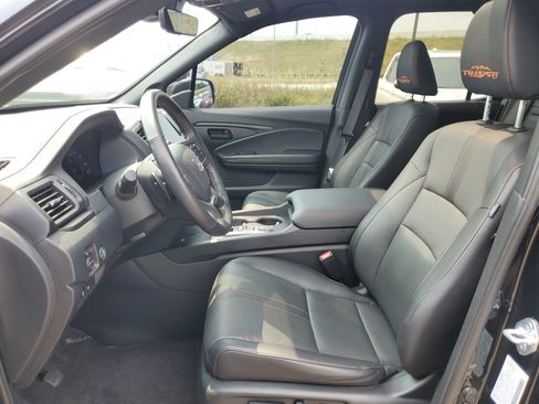 Certified 2025 Honda Ridgeline TrailSport image 8