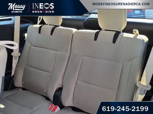 Used 2023 Ford Explorer 2WD image 25