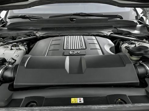 Used 2016 Land Rover Range Rover Sport SVR image 14