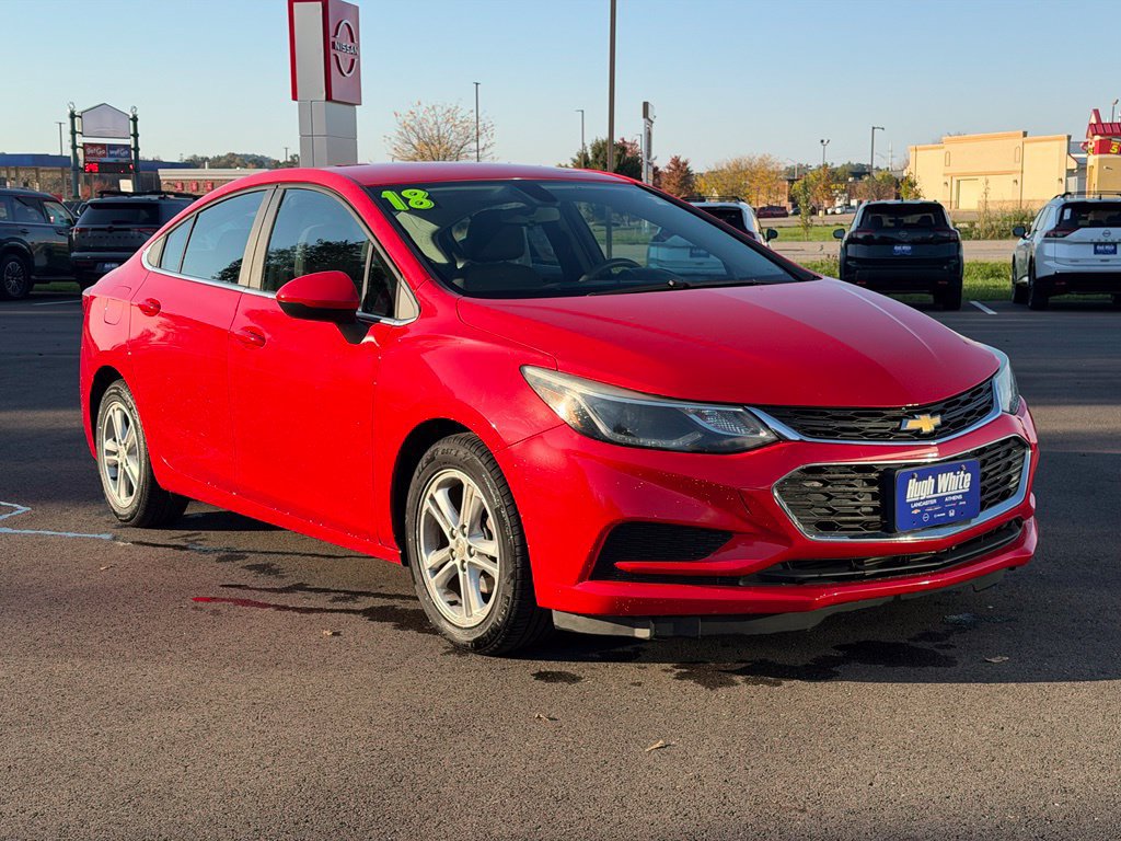 Used 2018 Chevrolet Cruze LT FWD image 1