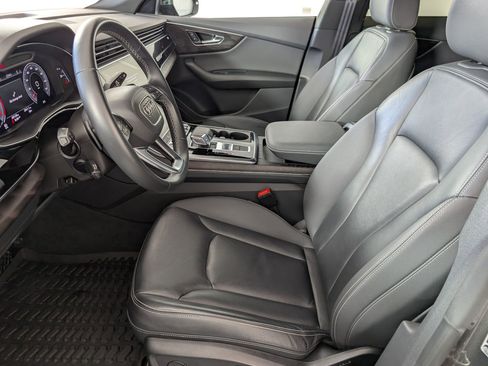 Used 2021 Audi Q8 Premium image 5