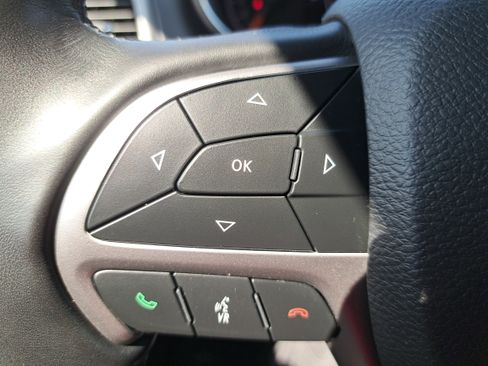 Used 2021 Jeep Grand Cherokee Laredo RWD image 17