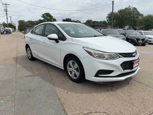 Used 2016 Chevrolet Cruze LS FWD image 4