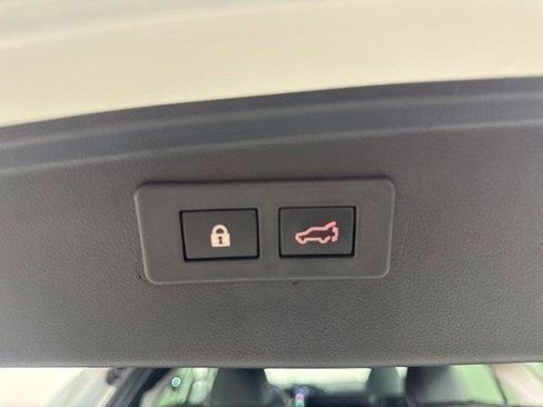 Certified 2025 Subaru Outback Touring XT image 7