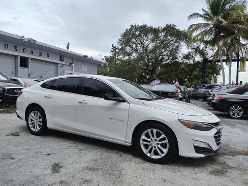 Used 2021 Chevrolet Malibu LT FWD image 16