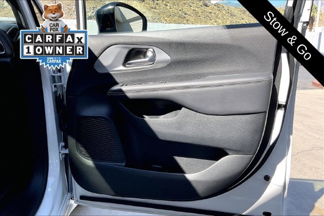 Used 2026 Chrysler Pacifica Limited w/ S Appearance Package FWD image 23
