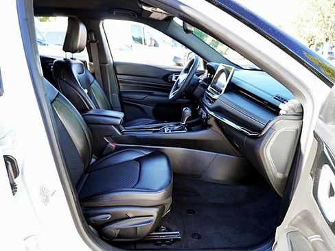 Used 2022 Jeep Compass Altitude image 11