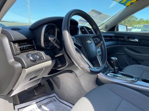 Used 2013 Chevrolet Malibu LS FWD image 13