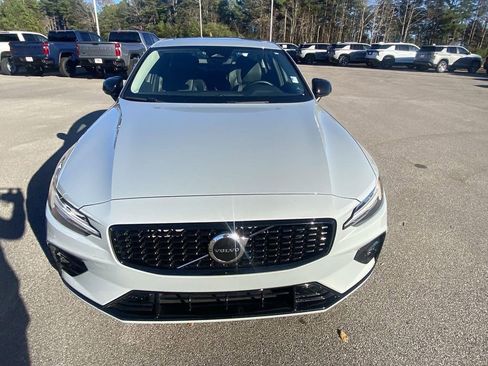Used 2024 Volvo S60 B5 Core image 31