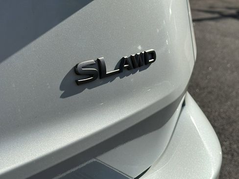 Certified 2024 Nissan Rogue SL image 9