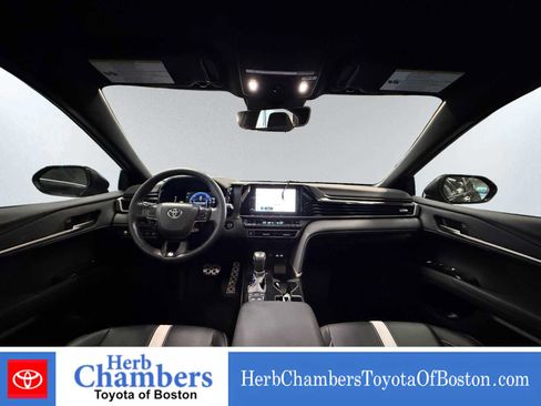 Used 2025 Toyota Camry SE w/ Convenience Package AWD/4WD image 6