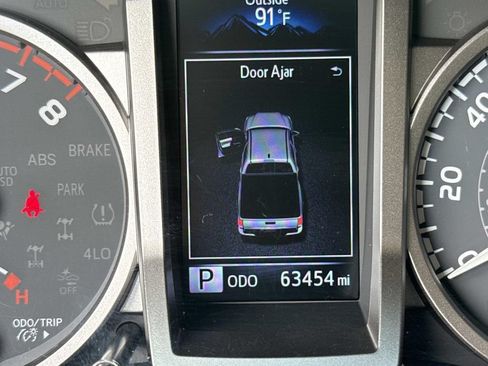 Used 2021 Toyota Tacoma SR5 RWD image 36