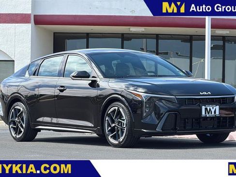New 2026 Kia K4 GT-Line FWD image 1