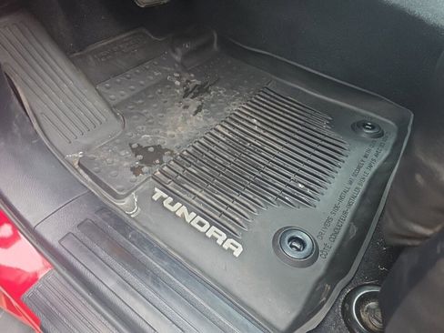 Used 2017 Toyota Tundra SR5 image 18