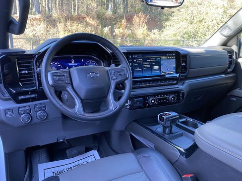 Used 2024 Chevrolet Silverado 1500 ZR2 image 37