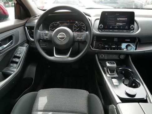 Certified 2022 Nissan Rogue SV image 11