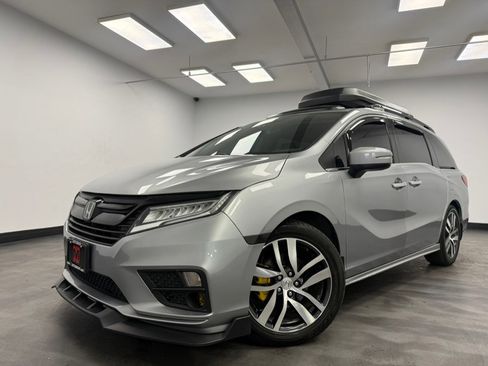 Used 2018 Honda Odyssey Touring image 2
