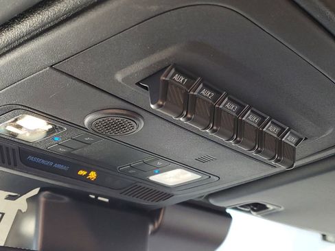 New 2025 Ford Bronco Badlands image 25